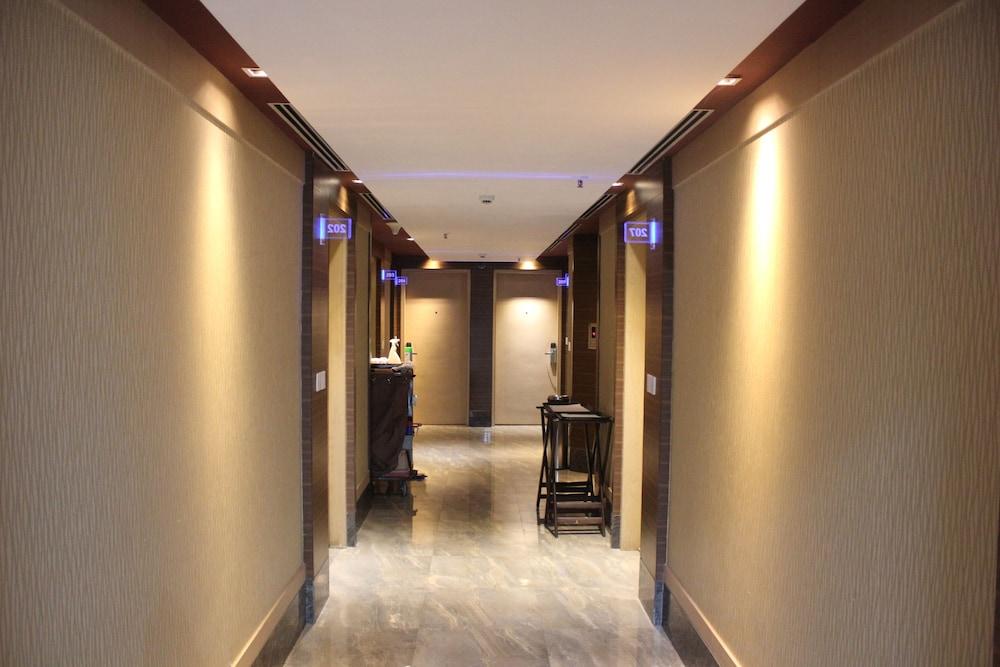 Hotel Swati Deluxe Delhi (National Capital Territory of India) Exterior foto